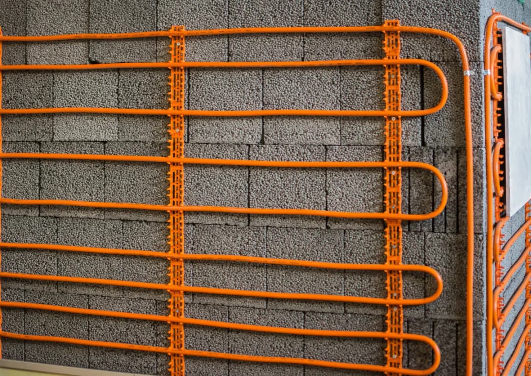 Panele grzewcze elektryczne ścienne: opinie, wady i zalety