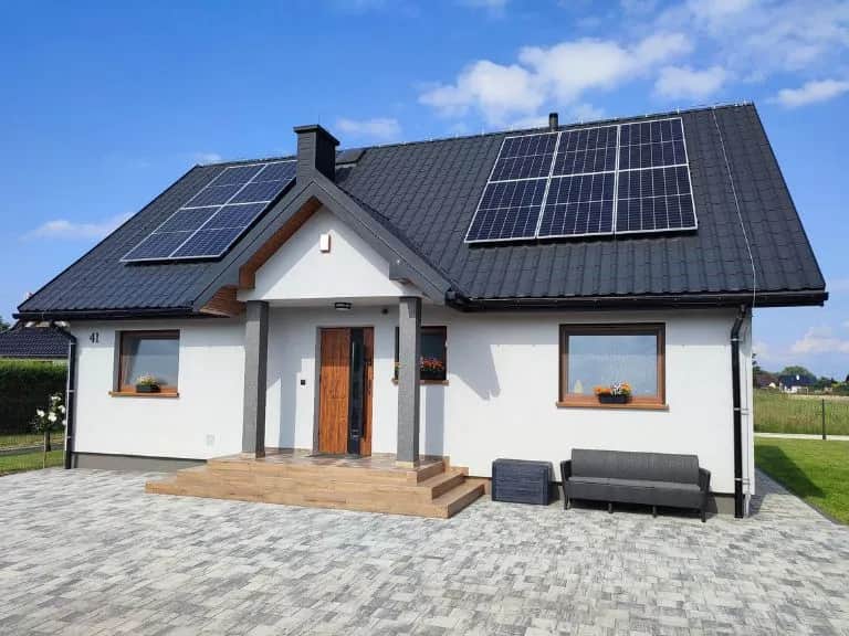 Projekt domu Kamilek: funkcjonalny i energooszczędny dom marzeń