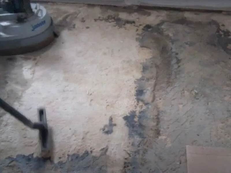 Jak usunąć folię z papy - proste sposoby na skuteczne odklejanie