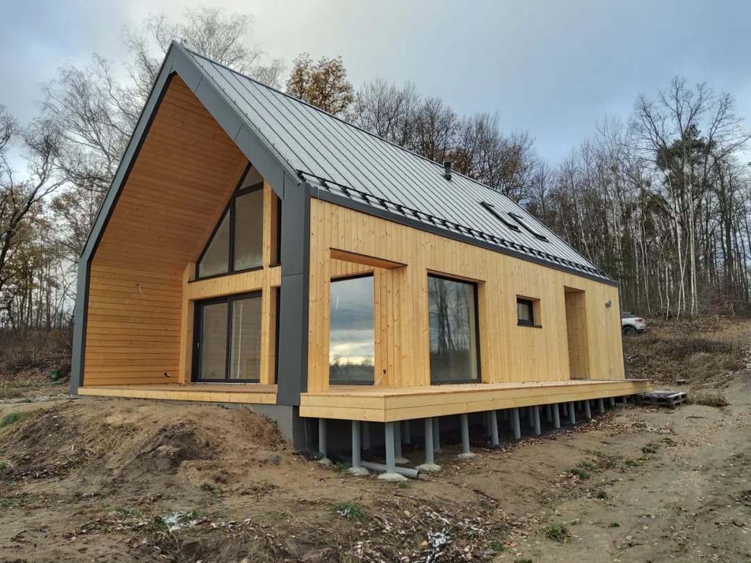Domek szkieletowy 70m²: Koszty, proces budowy i specyfikacja