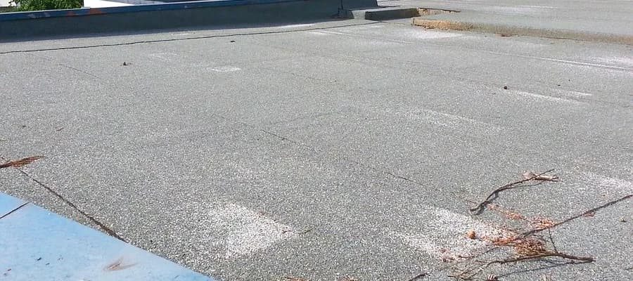 Czy papa przyklei się do blachy? Metody, zalety i wady montażu